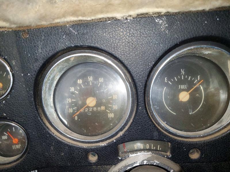 1973 CHEVROLET SUBURBAN