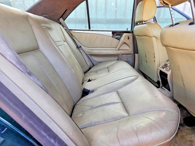 1996 MERCEDES-BENZ E 320