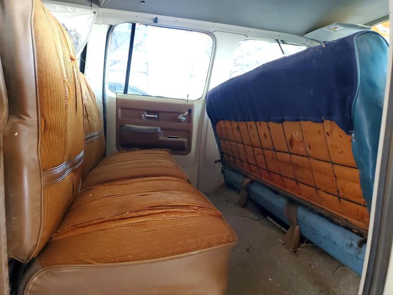 1973 CHEVROLET SUBURBAN