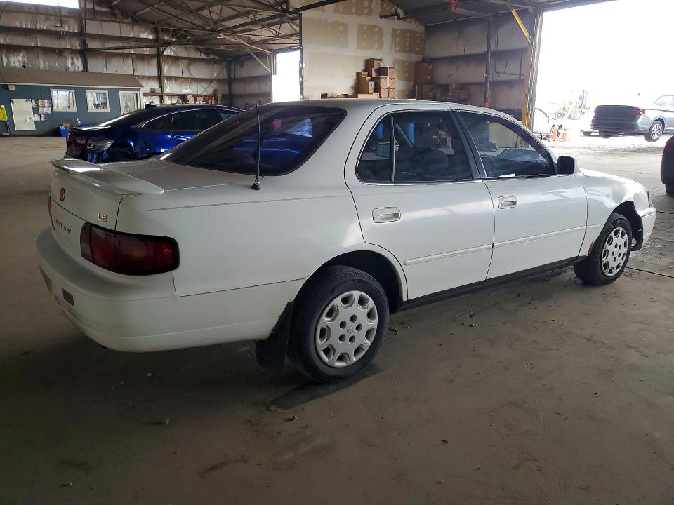 1996 TOYOTA CAMRY LE