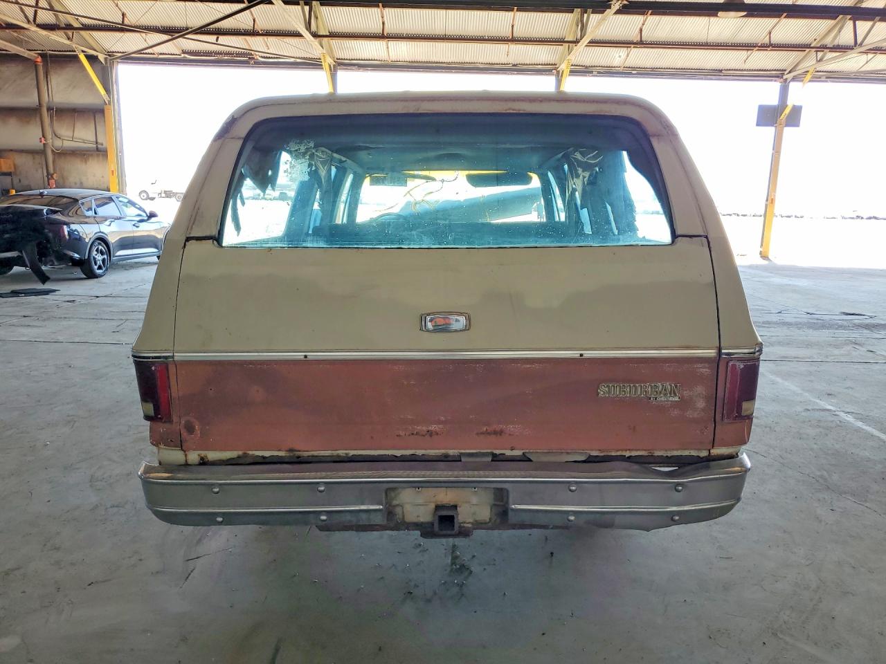 1973 CHEVROLET SUBURBAN