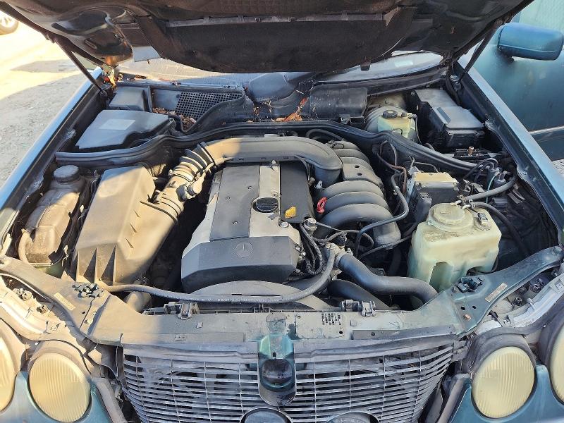 1996 MERCEDES-BENZ E 320