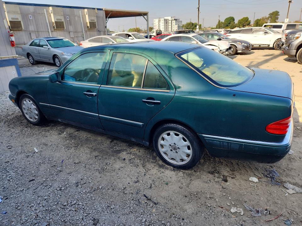 1996 MERCEDES-BENZ E 320